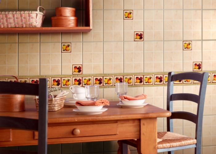 Дизайн интерьера маленькой стильной кухни в бежевом цвете. Плитка Atem. Коллекция Ethna